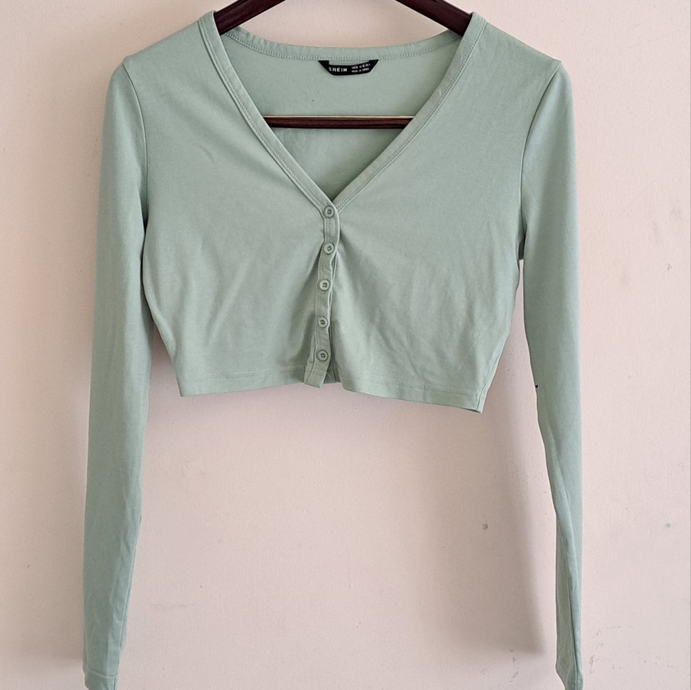 Women's Solid Long Sleeve Button Down Fitted Crop Top M